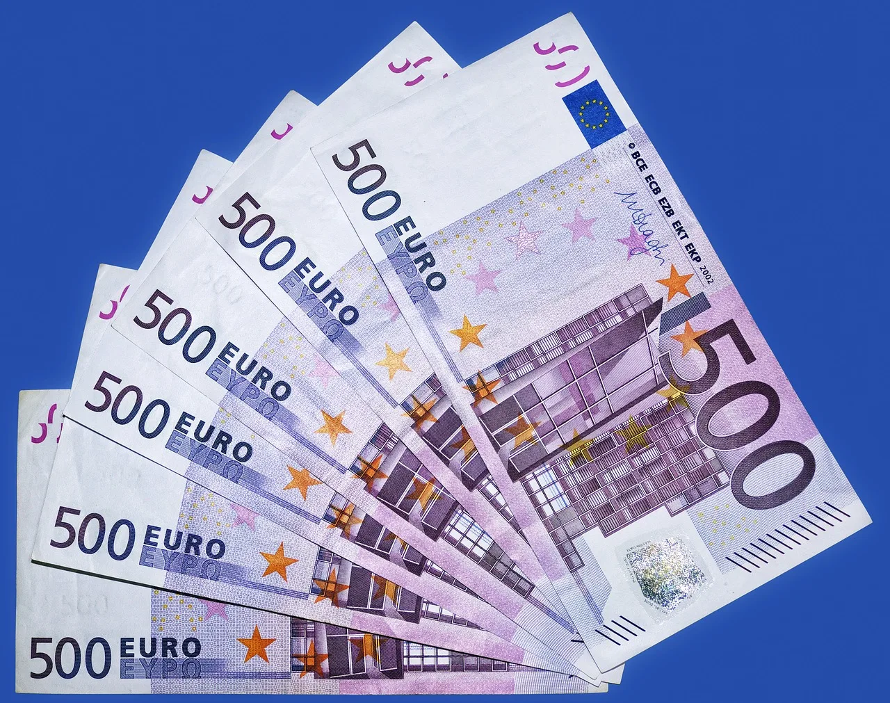 Immagine che illustra il nuovo limite di prelievo in contante di 500 euro dal 1° dicembre.
